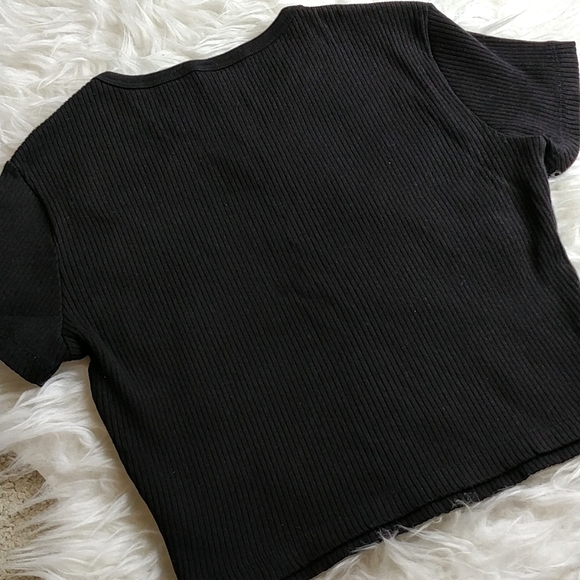 Women Black ribbed cropped top - Picture 4 of 4